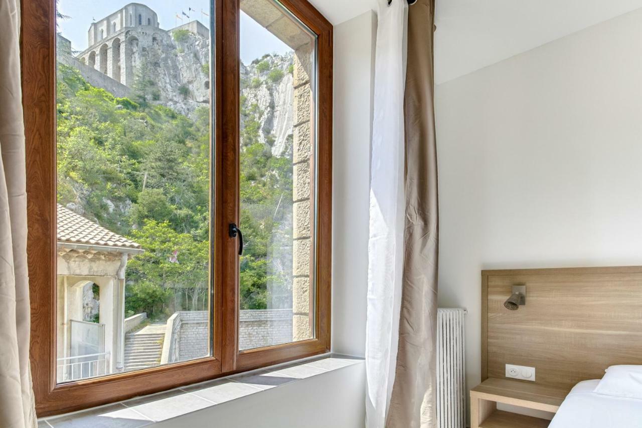 Hotel De La Citadelle Sisteron Esterno foto